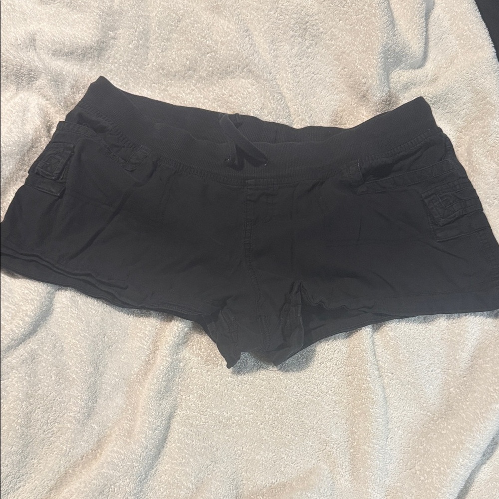 Bugle Boy Women's Black Cargo Shorts